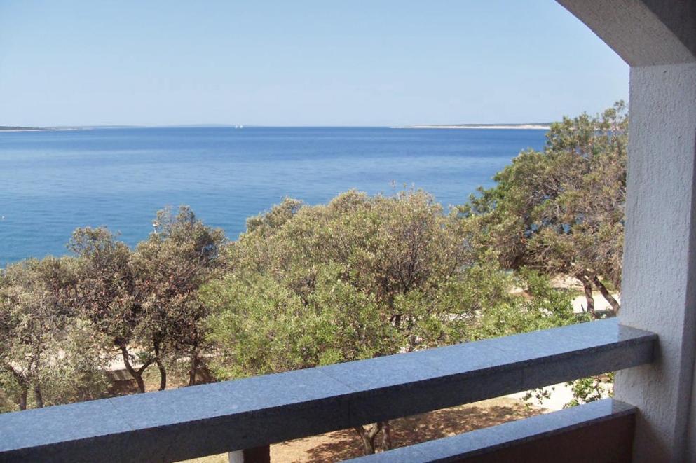 Apartments By The Sea Mandre, Pag - 8655 Kolan Exterior foto