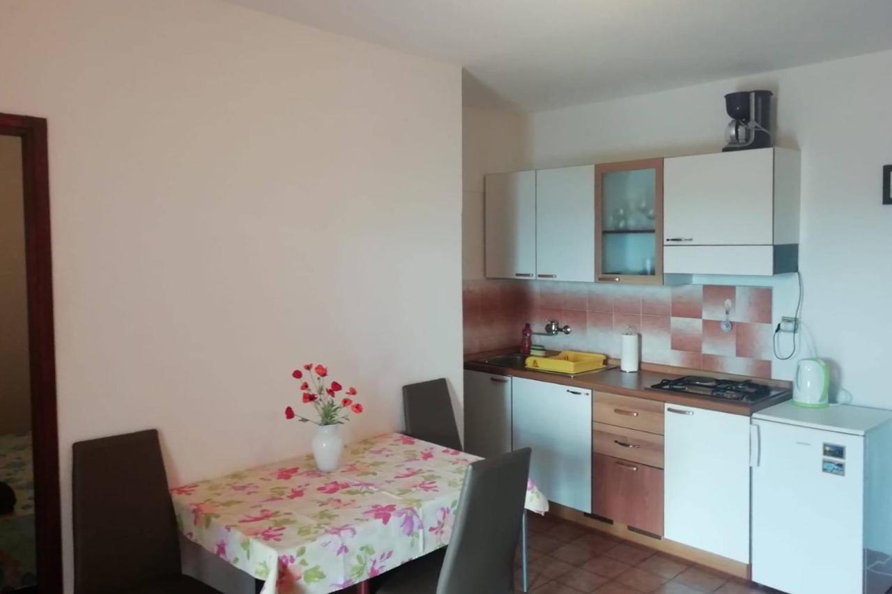 Apartments By The Sea Mandre, Pag - 8655 Kolan Exterior foto